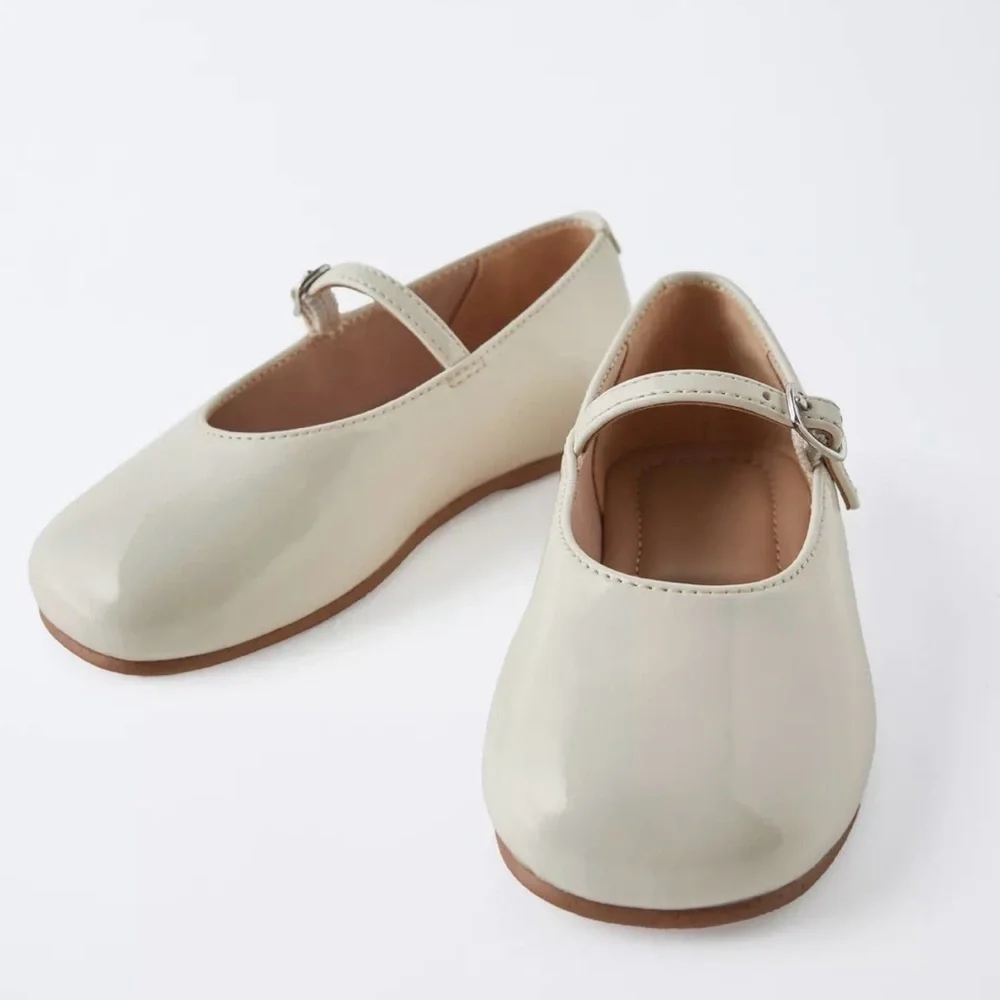 NWOT ZARA PATENT BALLET FLATS 22